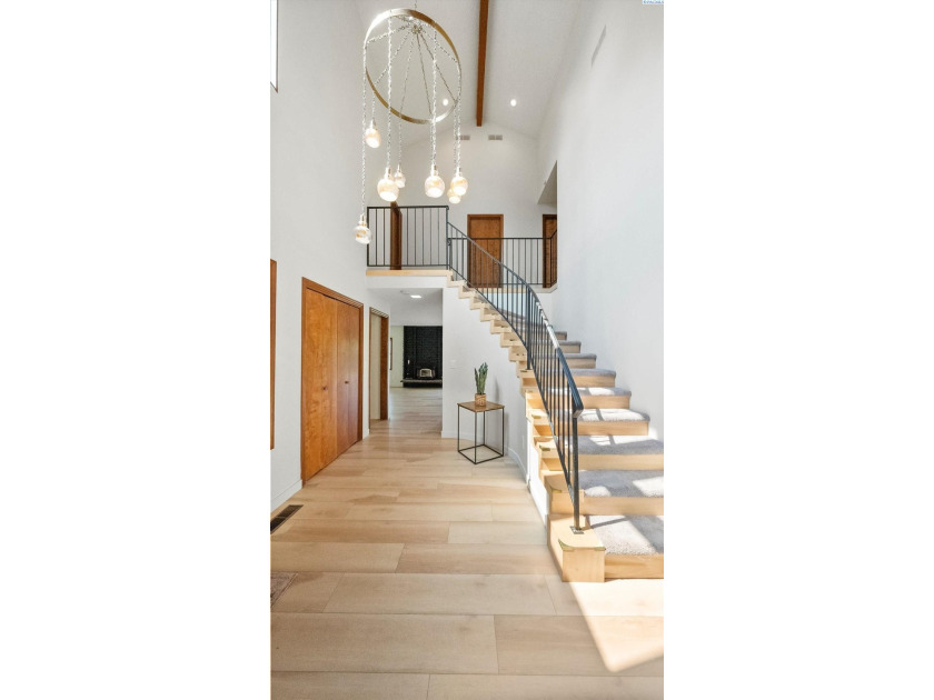 MLS# 294937 Modern lines. Mid-century vibes. A backyard you'll - photo 17