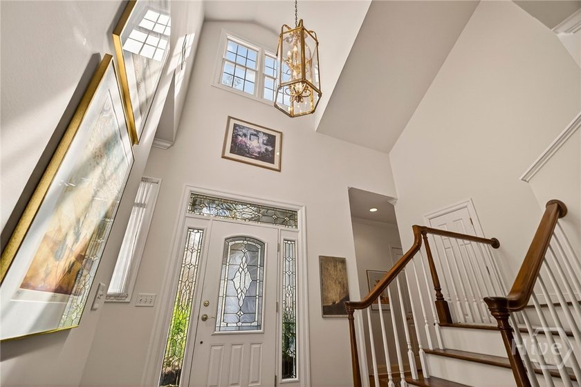 Elegant and exceptionally private patio home in Oakridge - photo 7