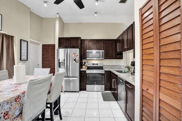 Welcome to this beautifully updated 3-bedroom, 2-bathroom home - photo 5