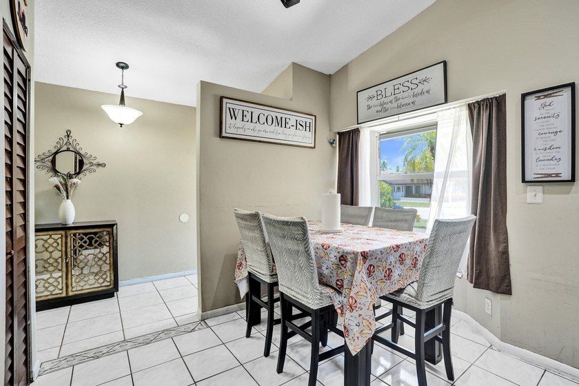 Welcome to this beautifully updated 3-bedroom, 2-bathroom home - photo 6