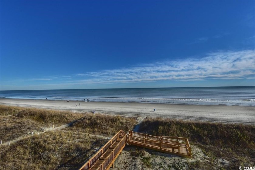 You will love this beautiful top floor penthouse unit in - photo 16