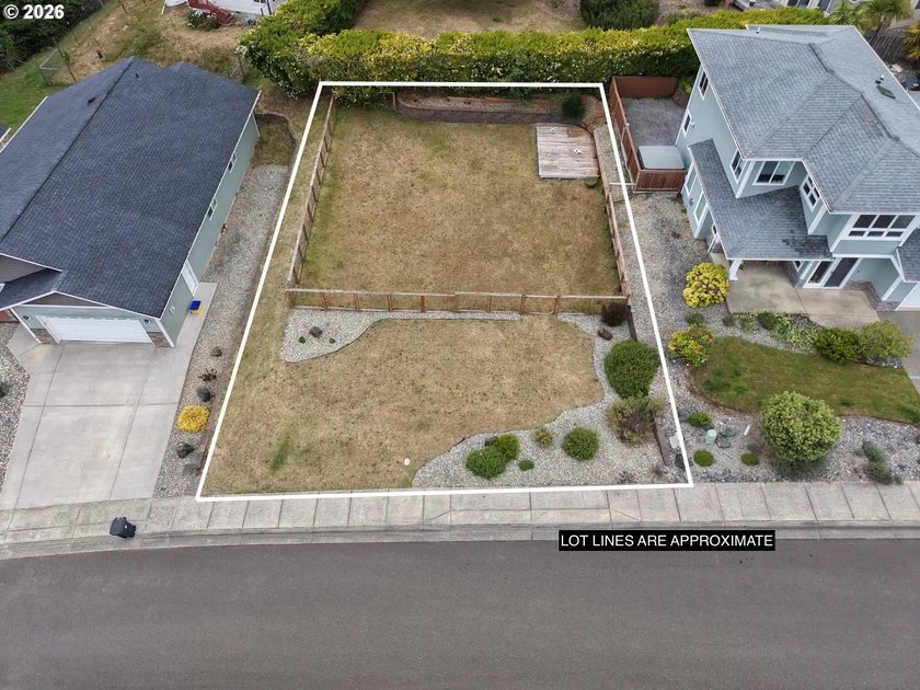 Welcome to this 5305sq ft lot in the Pacific Crest planned - photo 3