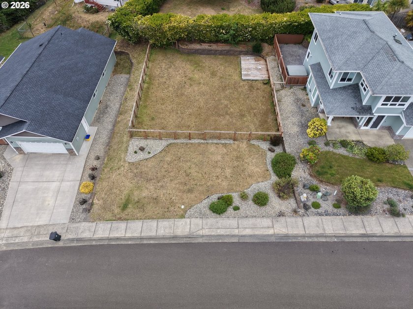 Welcome to this 5305sq ft lot in the Pacific Crest planned - photo 7