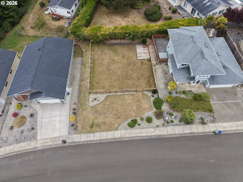 Welcome to this 5305sq ft lot in the Pacific Crest planned - photo 8