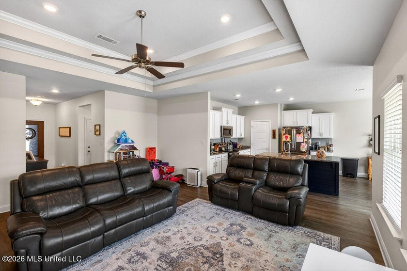 This house comes with a REDUCED RATE as low as 5.625% (APR 6 - photo 10