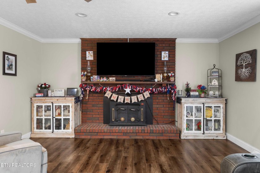 Check out this truly unique property located on nearly 4 flat - photo 5