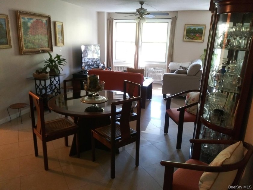 Beautiful 3 bedrooms CO-OP with 1.5 bath and laundry facility on - photo 15
