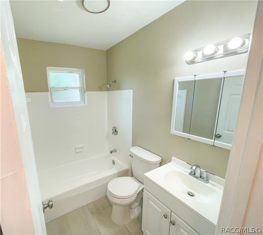 Cute as a button and move-in ready! This charming home is the - photo 17