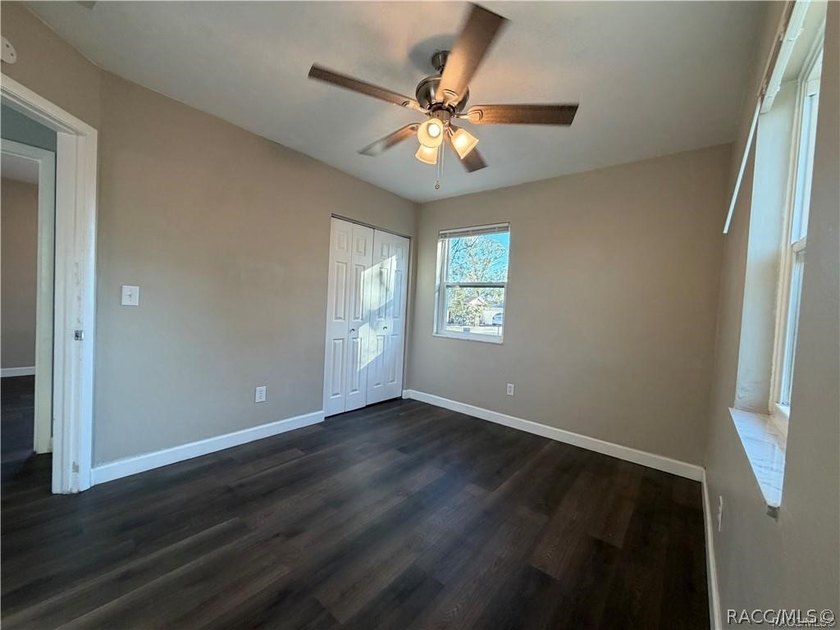 Cute as a button and move-in ready! This charming home is the - photo 18