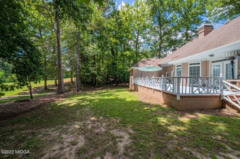 Gorgeous custom built 1 level hard coat stucco home located on - photo 20