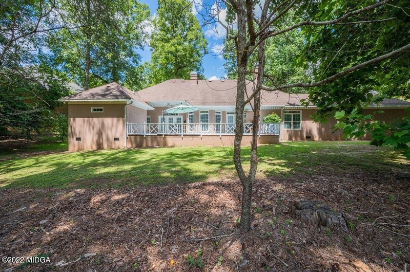 Gorgeous custom built 1 level hard coat stucco home located on - photo 21