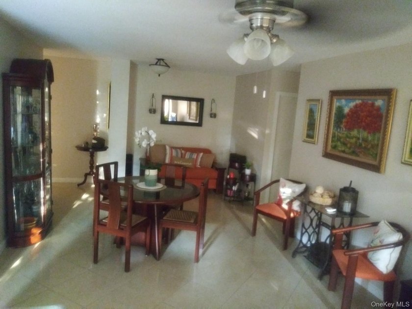 Beautiful 3 bedrooms CO-OP with 1.5 bath and laundry facility on - photo 27