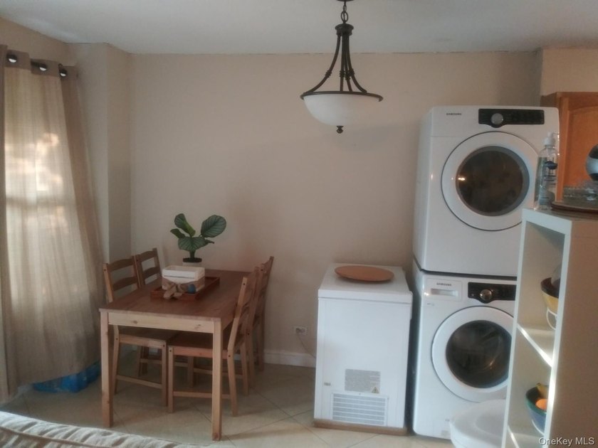 Beautiful 3 bedrooms CO-OP with 1.5 bath and laundry facility on - photo 29