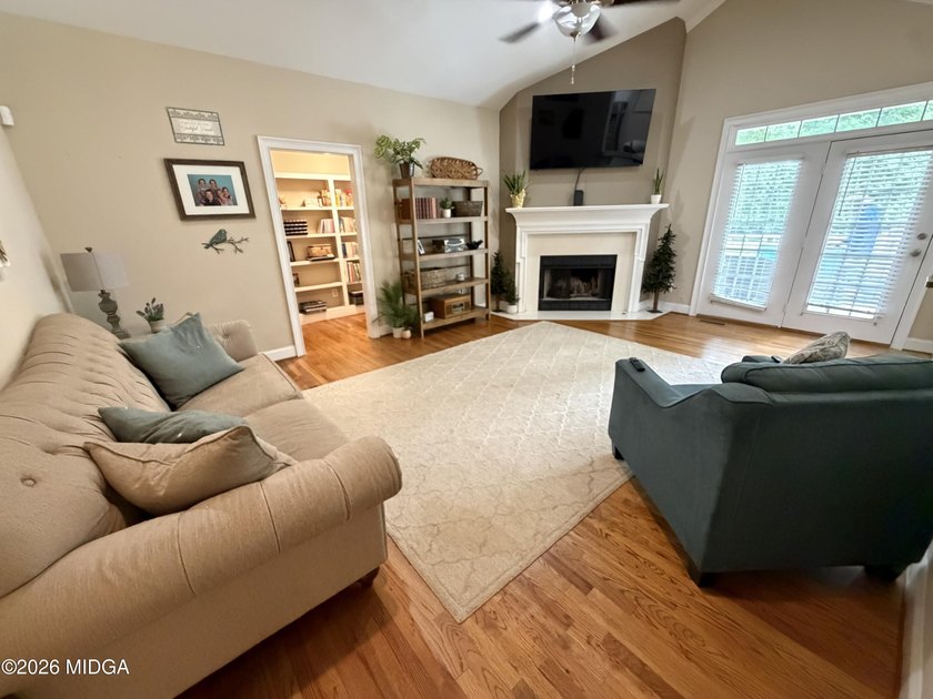Gorgeous custom built 1 level hard coat stucco home located on - photo 34