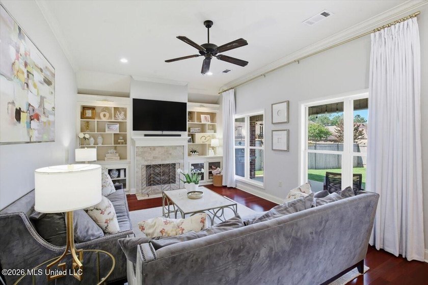 Welcome to 424 Glendale Place in the highly sought-after Hidden - photo 8