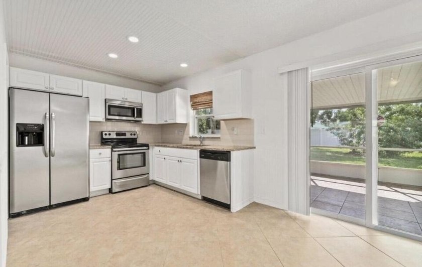 Welcome to this charming single-story residence offering 1,188 - photo 3