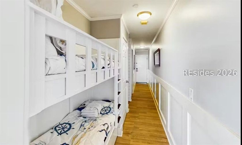 Gorgeous top floor, expansive ocean front view from your private - photo 12