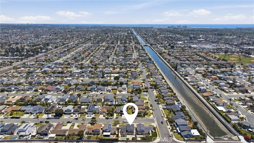 Opportunity knocks in South Huntington Beach! Located in the - photo 4