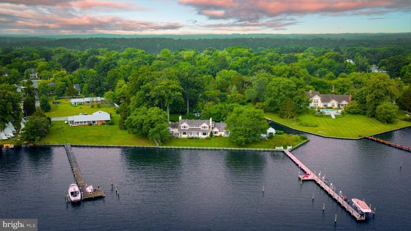Coastal chic meets timeless waterfront living on one of the West - photo 4