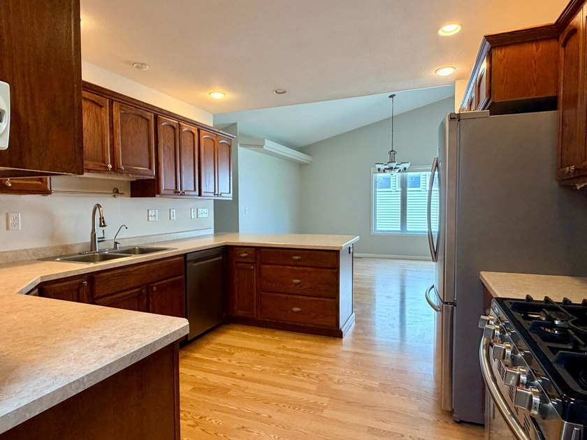 Enjoy the perfect blend of comfort, convenience, and - photo 7