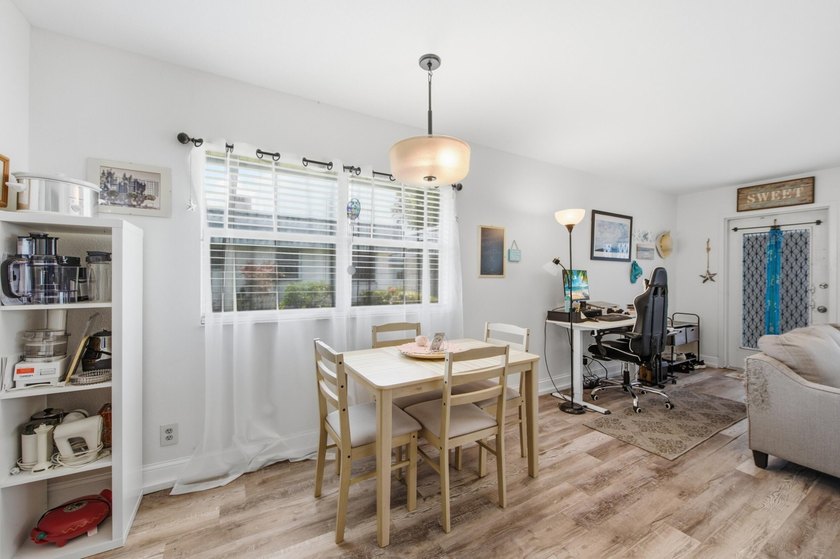 Welcome to this charming one-bedroom, one-and-a-half-bath Villa - photo 9