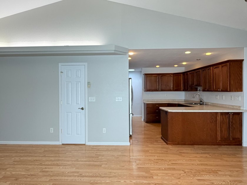 Enjoy the perfect blend of comfort, convenience, and - photo 9