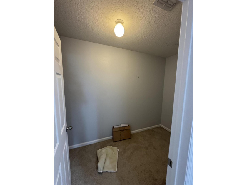 THIS IS A SHORT SALE- Check out this 4 BED 2.5 BATH built in - photo 12