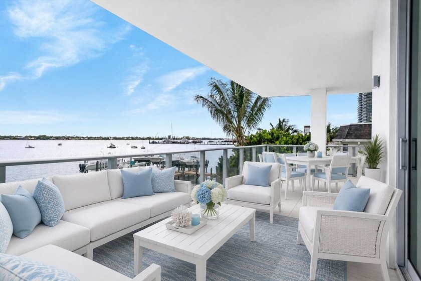 The ONLY DIRECT WATERFRONT Intracoastal Townhouse available in - photo 3