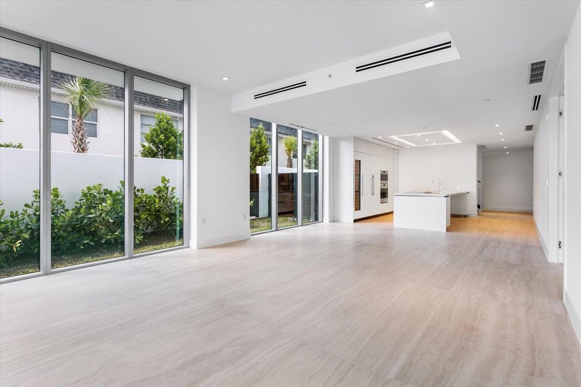 The ONLY DIRECT WATERFRONT Intracoastal Townhouse available in - photo 9