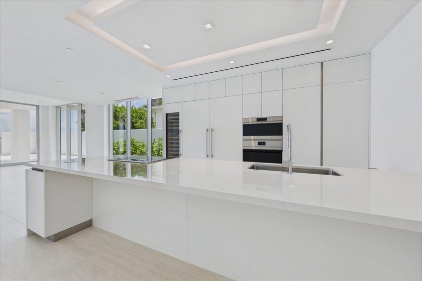The ONLY DIRECT WATERFRONT Intracoastal Townhouse available in - photo 10