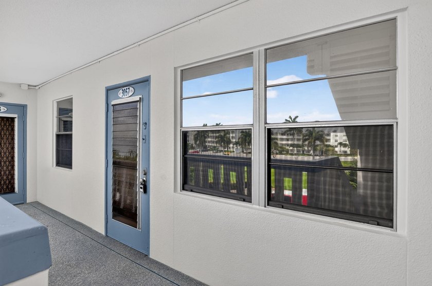 Light and Bright 2-bedroom, 2-bathroom condo on the 3rd floor - photo 2