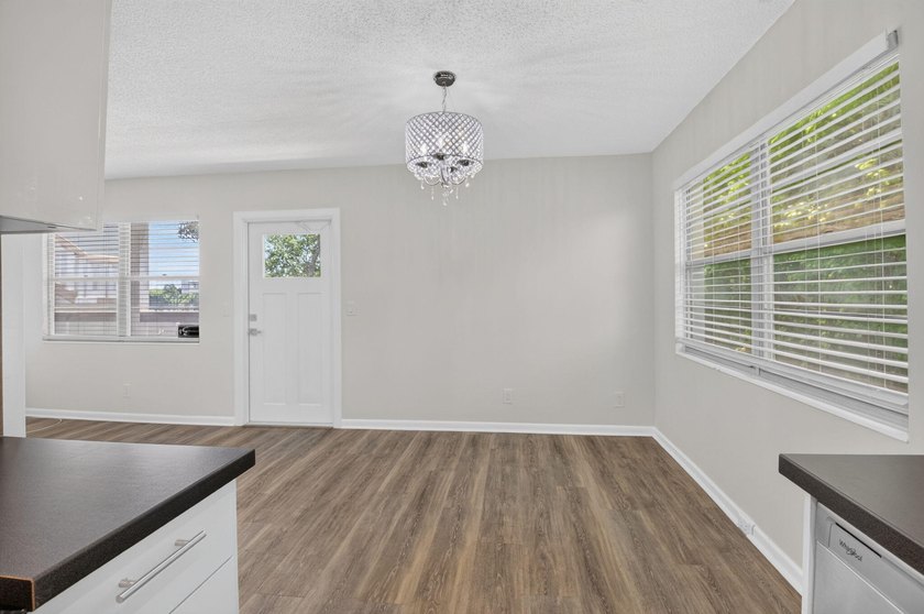 2/1.5, Amazing corner unit on the third floor offers an - photo 8