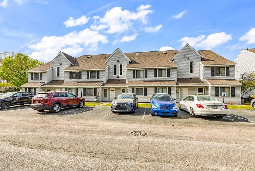 Welcome home to Fairway Lakes at Island Green, nestled on the - photo 25