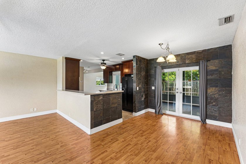 Welcome to this beautifully maintained 2-bedroom, 2-bath home - photo 9