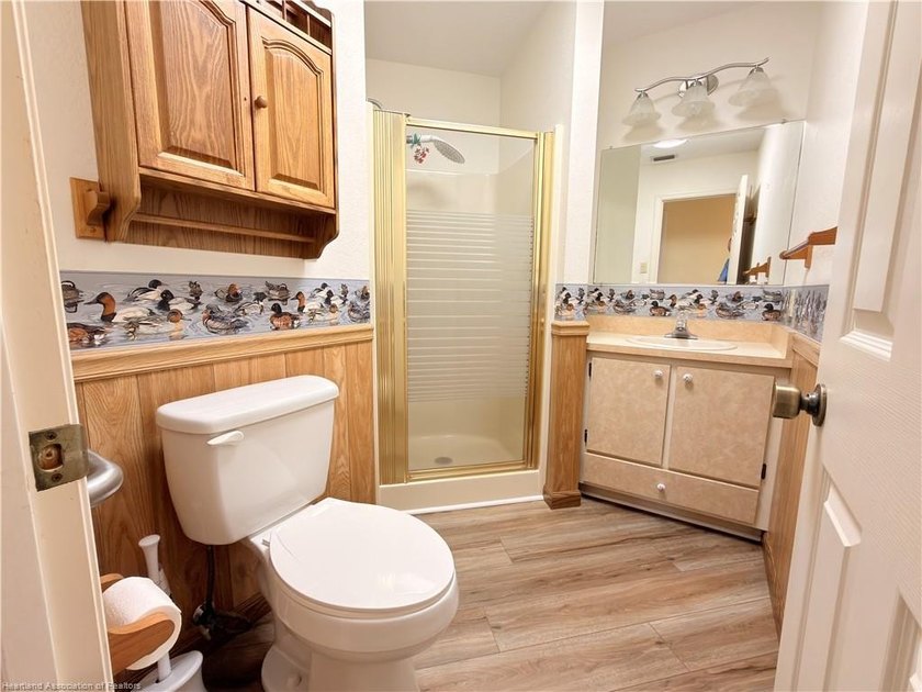 Beautiful canal-front home in a quiet neighborhood with access - photo 14