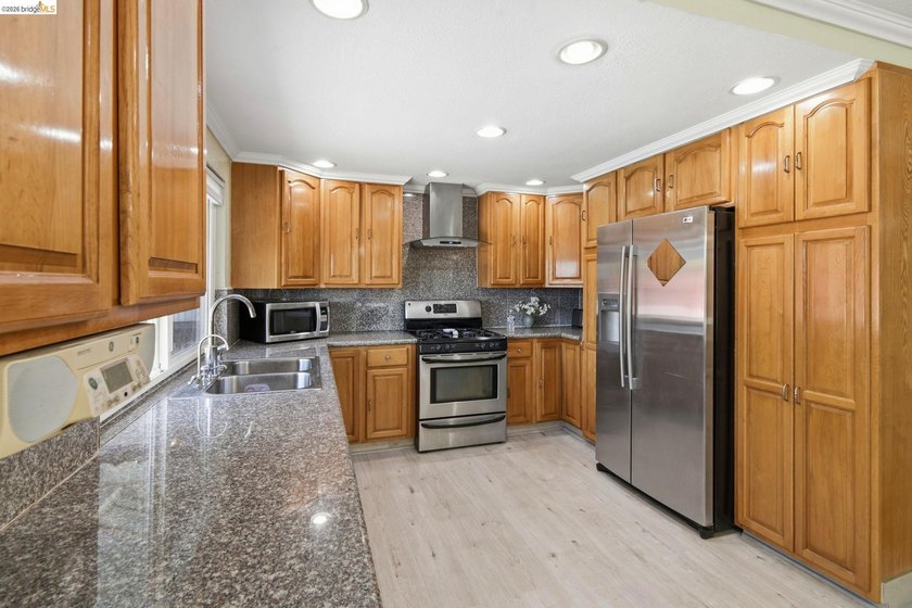 Rare Spacious Multi-Generational Dream Home with Pool,RV Parking - photo 18
