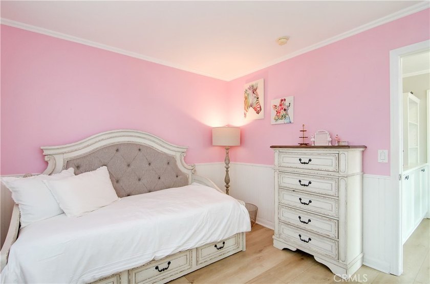 Fantastic purchase opportunity on this beautiful 2-bedroom plus - photo 21