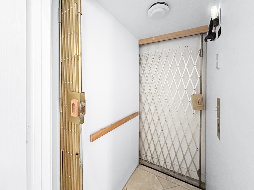 Second-floor condo with 3 bedrooms, 2 bathrooms, vaulted - photo 5