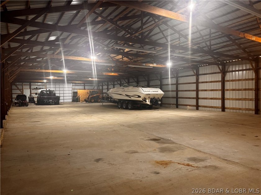 Boat Racer, Motor-coach or just too many toys this 6000 sq.ft - photo 11
