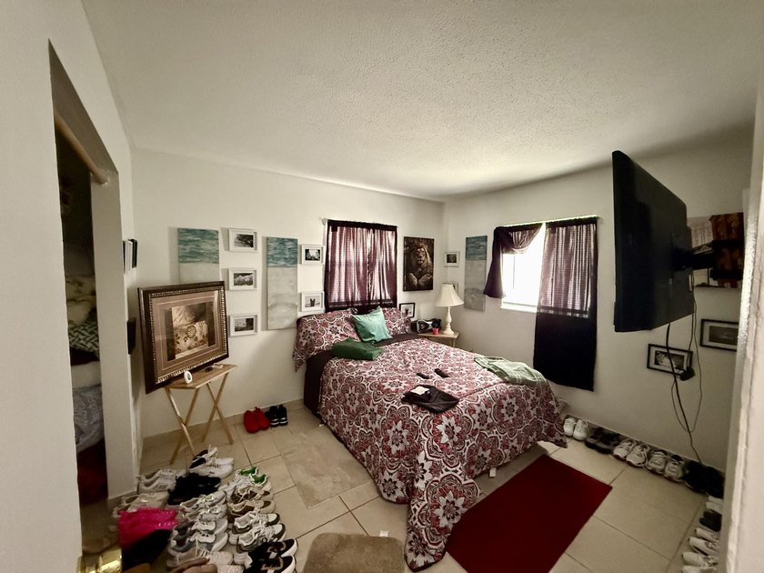 South Fort Pierce concrete block duplex(922 &amp; 924 Skylark). Both - photo 4