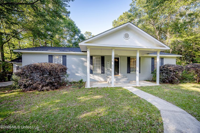 Adorable and well maintained home in the desirable golf - photo 7