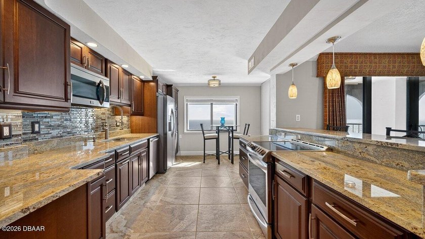 ***FANTASTIC DIRECT OCEANFRONT PENTHOUSE UNIT*** THIS CONDO UNIT - photo 23