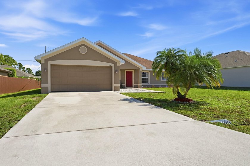 Don't miss this well-maintained 3-bedroom, 2-bath, 2-car garage - photo 5