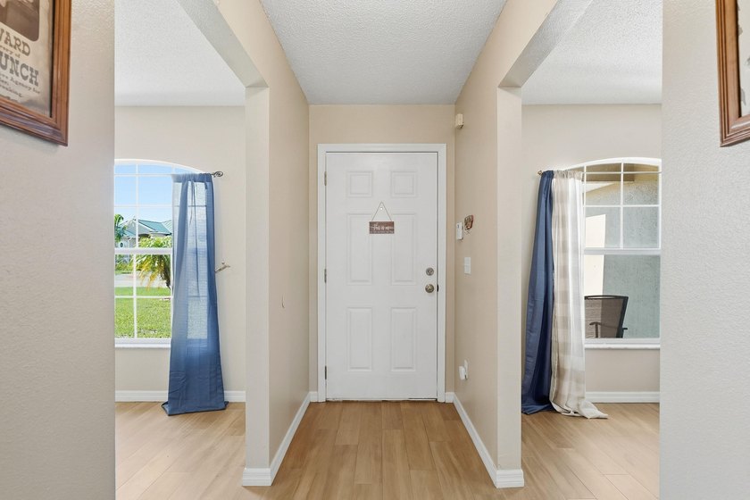 Don't miss this well-maintained 3-bedroom, 2-bath, 2-car garage - photo 6