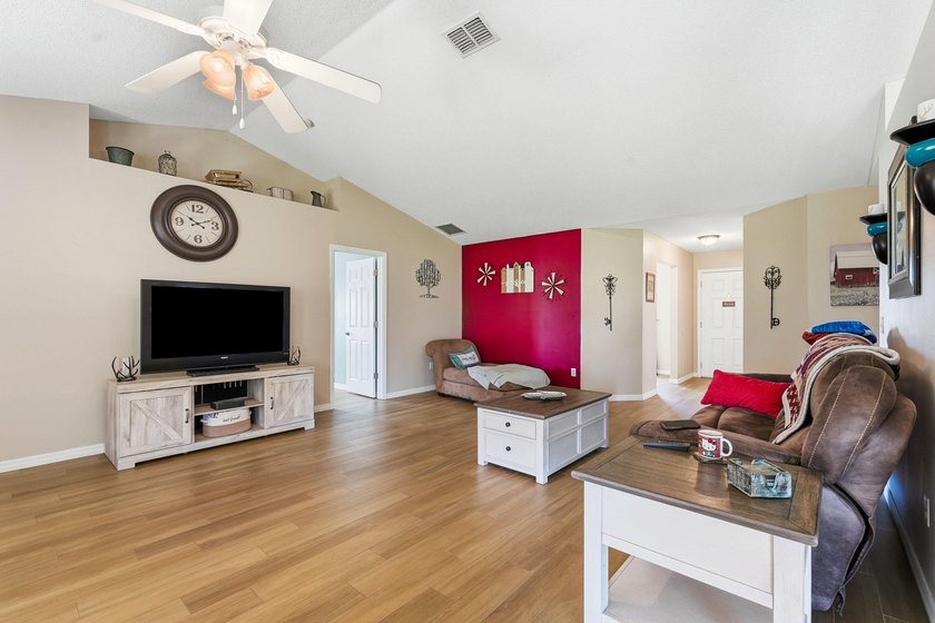 Don't miss this well-maintained 3-bedroom, 2-bath, 2-car garage - photo 10