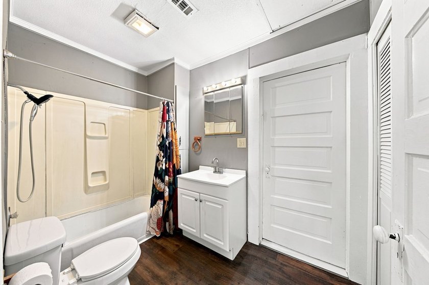Charming property offering comfort, character, and a central - photo 11
