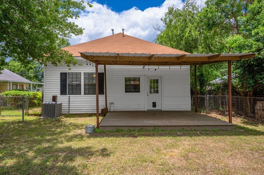 Charming property offering comfort, character, and a central - photo 15
