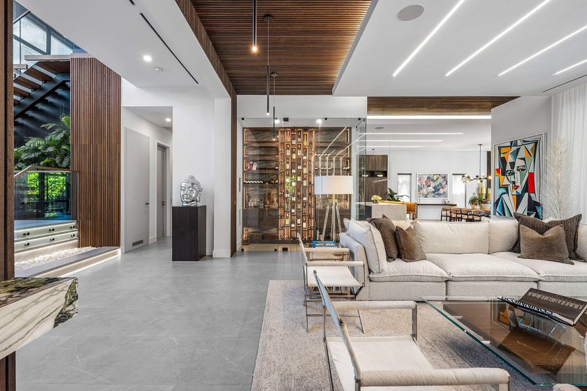 Welcome to 117 Thatch Palm Cove, located on the quietest - photo 16