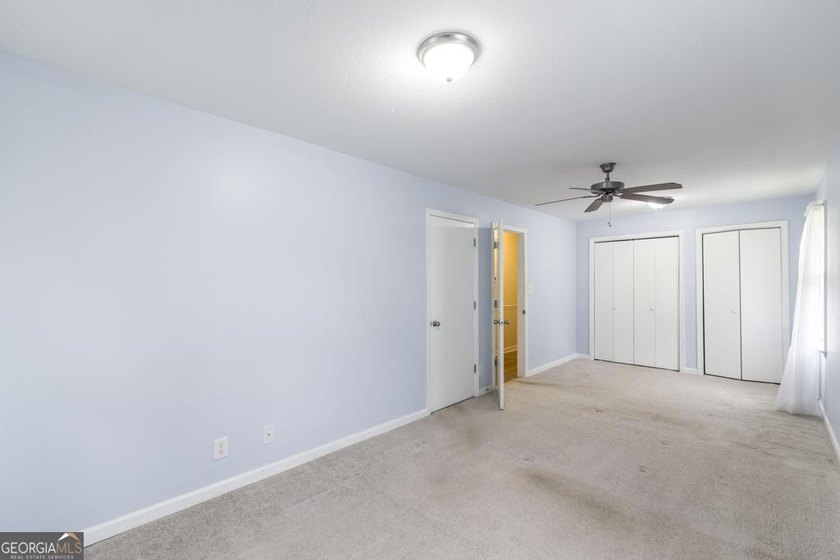This move-in-ready, single-story 3-bedroom, 1.5-bathroom brick - photo 18