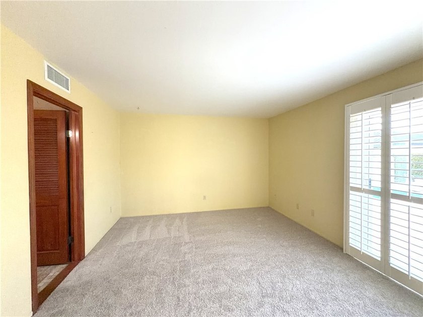 Just one mile from the beach, this immaculate and move-in ready - photo 22